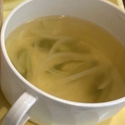 写真は具が少なめですが生姜とごまの風味が効いていて美味しいスープでした！